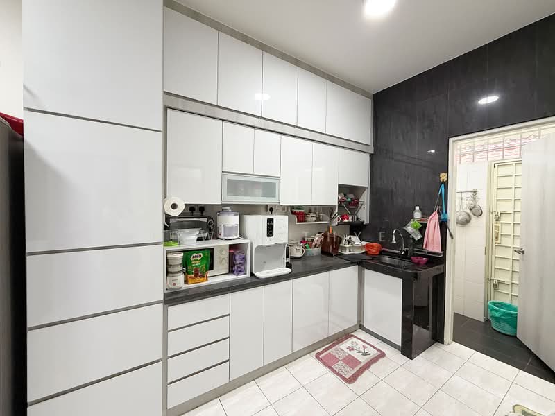 Rumah Teres 1 Tingkat untuk Dijual di Permas Jaya (Johor Bahru) - Lywen Thye - Kitchen - PropertyGuru.com.my