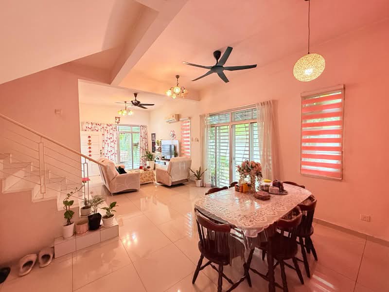 2-storey Terraced House for Sale in Kota Emerald (Rawang) - Farah Dina - Living Room - PropertyGuru.com.my