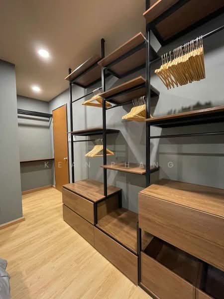 Servis Apartment untuk Disewa di One Equine - Kean Phang - Closet - PropertyGuru.com.my