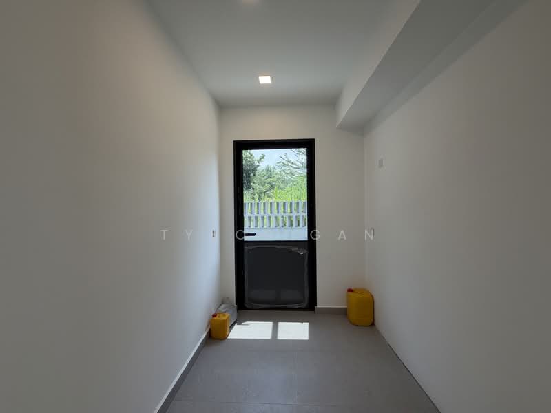Rumah Banglo untuk Dijual di Shah Alam (Selangor) - Tyson Gan - Entrance - PropertyGuru.com.my