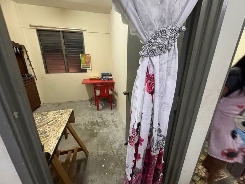 Flat for Sale at Taman Industrial Lembah Jaya Flat - Loh KC - Study - PropertyGuru.com.my