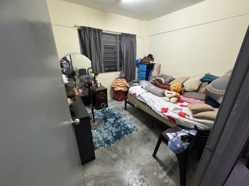 Flat for Sale at Taman Industrial Lembah Jaya Flat - Loh KC - Bedroom - PropertyGuru.com.my