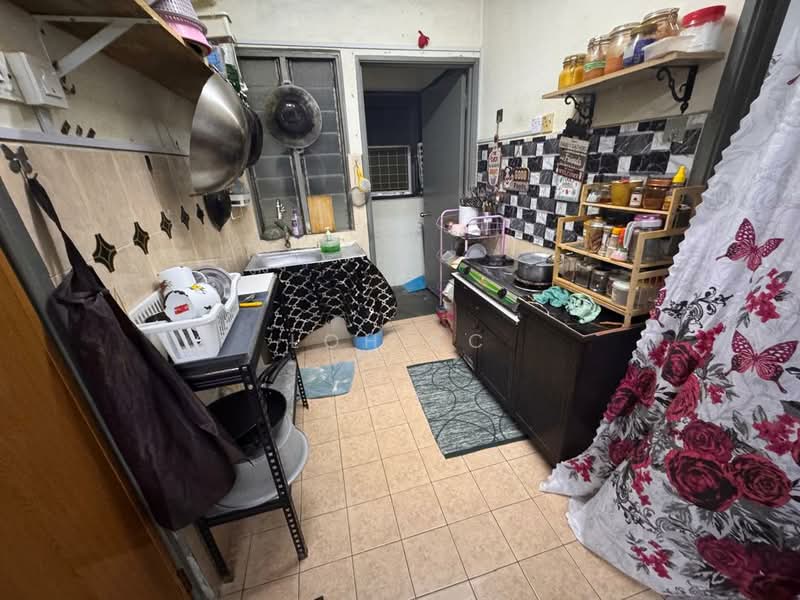 Flat for Sale at Taman Industrial Lembah Jaya Flat - Loh KC - Kitchen - PropertyGuru.com.my