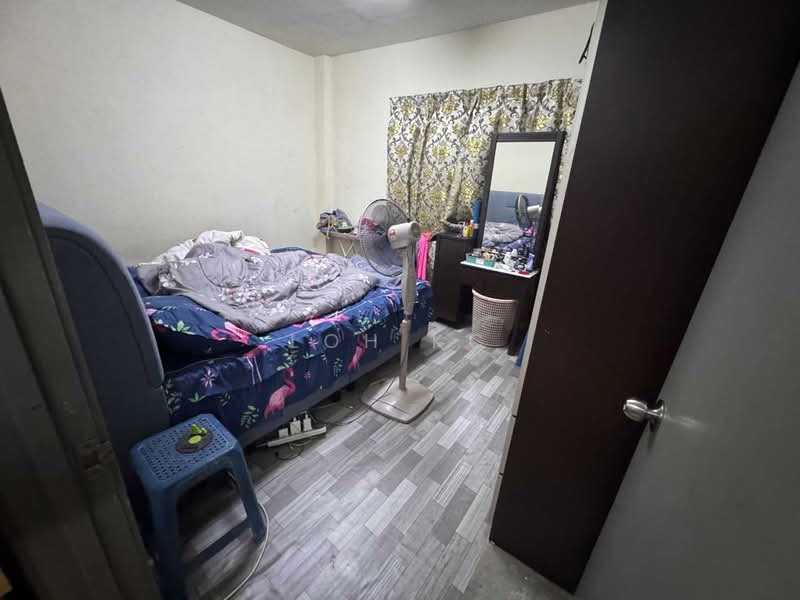 Flat for Sale at Taman Industrial Lembah Jaya Flat - Loh KC - Bedroom - PropertyGuru.com.my