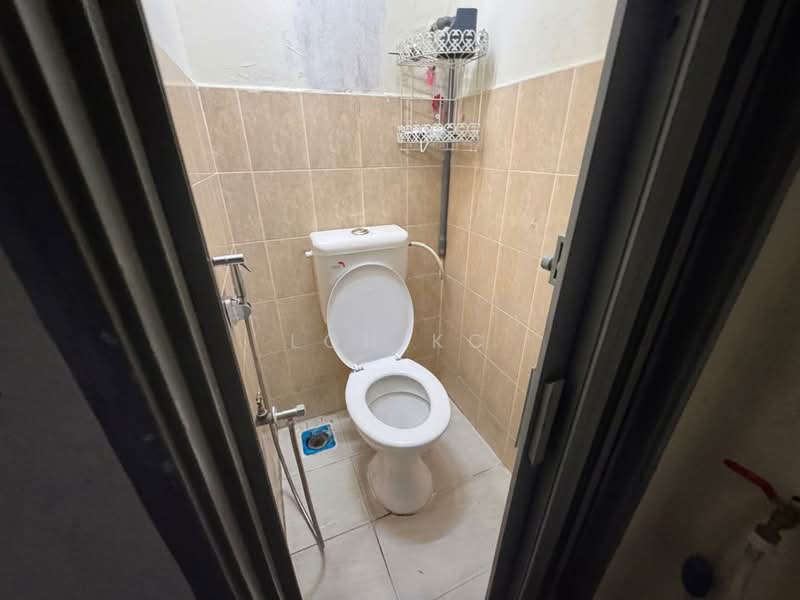 Flat for Sale at Taman Industrial Lembah Jaya Flat - Loh KC - Bathroom - PropertyGuru.com.my