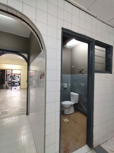 Rumah Flat untuk Disewa di Taman Subang Indah - Sujatha M - Bathroom - PropertyGuru.com.my