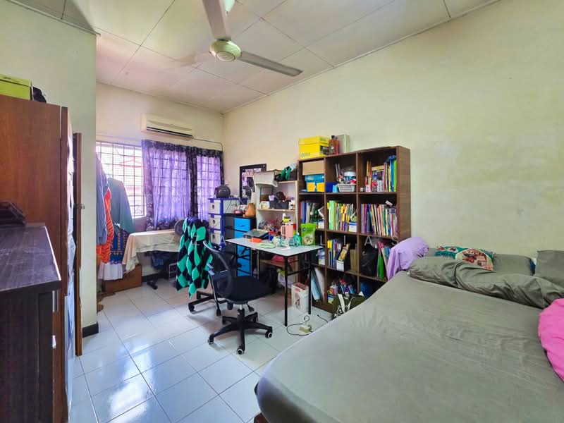 2-storey Terraced House for Sale in Desa Coalfields (Sungai Buloh) - Izzah Alias - Bedroom - PropertyGuru.com.my