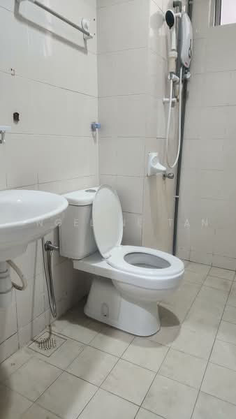 Servis Apartment untuk Disewa di Serviced Residence @ Casa Tiara - Angeline Tan - Bathroom - PropertyGuru.com.my