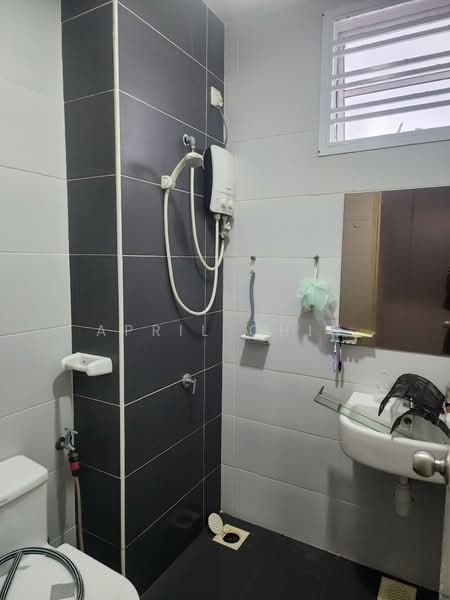 Pangsapuri untuk Disewa di Nusa Heights (Nusa Puncak) - April Chin - Bathroom - PropertyGuru.com.my