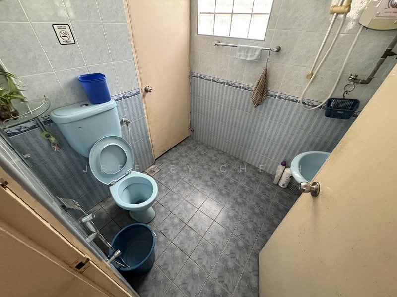 Bungalow for Sale in Bukit Damansara (Damansara Heights) - Jeffrey Cheah - Bathroom - PropertyGuru.com.my