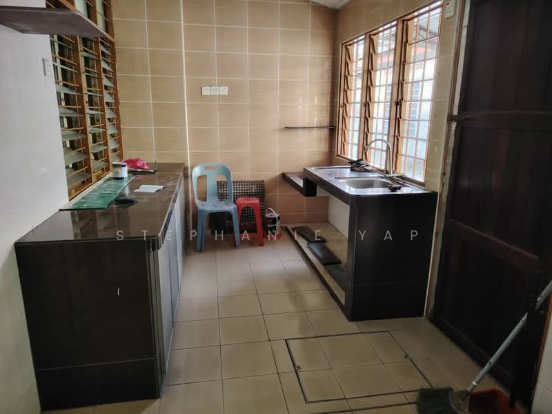 Rumah Teres 1 Tingkat untuk Disewa di Taman Jaya Utama (Telok Panglima Garang) - Stephanie Yap - Kitchen - PropertyGuru.com.my