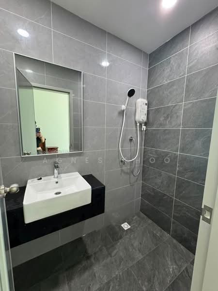 Kondominium untuk Disewa di Lucerne Residences - Agnes Khoo - Bathroom - PropertyGuru.com.my