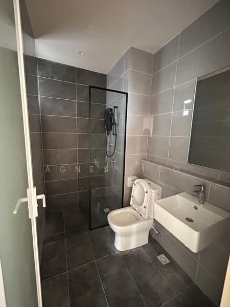 Kondominium untuk Disewa di Lucerne Residences - Agnes Khoo - Bathroom - PropertyGuru.com.my