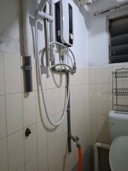 Rumah Flat untuk Disewa di Seksyen 2 Wangsa Maju Flat - Elaine Lian - Bathroom - PropertyGuru.com.my