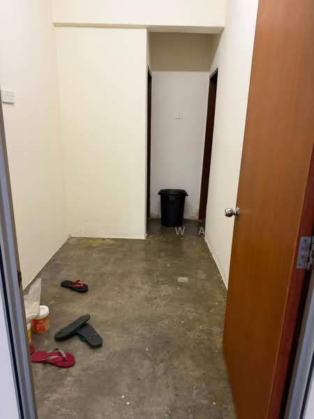 Shop / Office for Rent in Taman Sri Puchong (Puchong) - Tron Wan - Interior - PropertyGuru.com.my