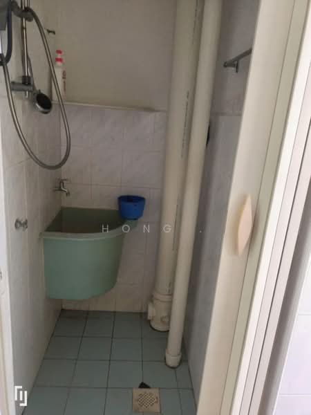 Pangsapuri untuk Dijual di Taman Seri Perak - Hong . - Bathroom - PropertyGuru.com.my