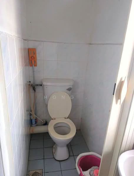 Pangsapuri untuk Dijual di Taman Seri Perak - Hong . - Bathroom - PropertyGuru.com.my