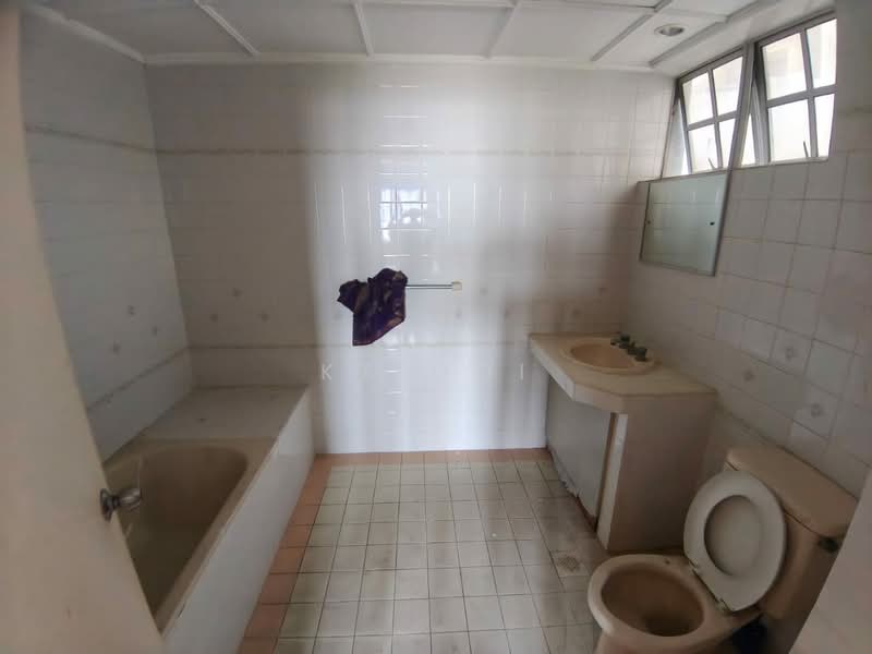 Kondominium untuk Dijual di Menara Mutiara - KT Ooi - Bathroom - PropertyGuru.com.my
