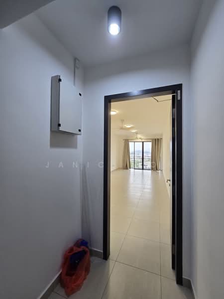 Kondominium untuk Disewa di Tuai Residence - Janice Low - Corridor - PropertyGuru.com.my