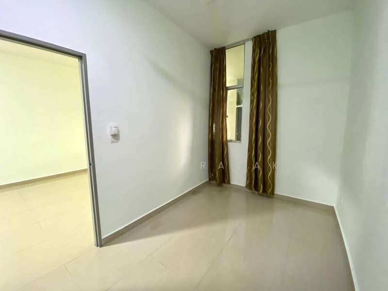 3-storey Terraced House for Sale in Taman Bangi Avenue (Bangi) - Muizz Razak - PropertyGuru.com.my