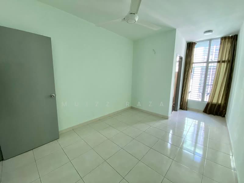 3-storey Terraced House for Sale in Taman Bangi Avenue (Bangi) - Muizz Razak - PropertyGuru.com.my