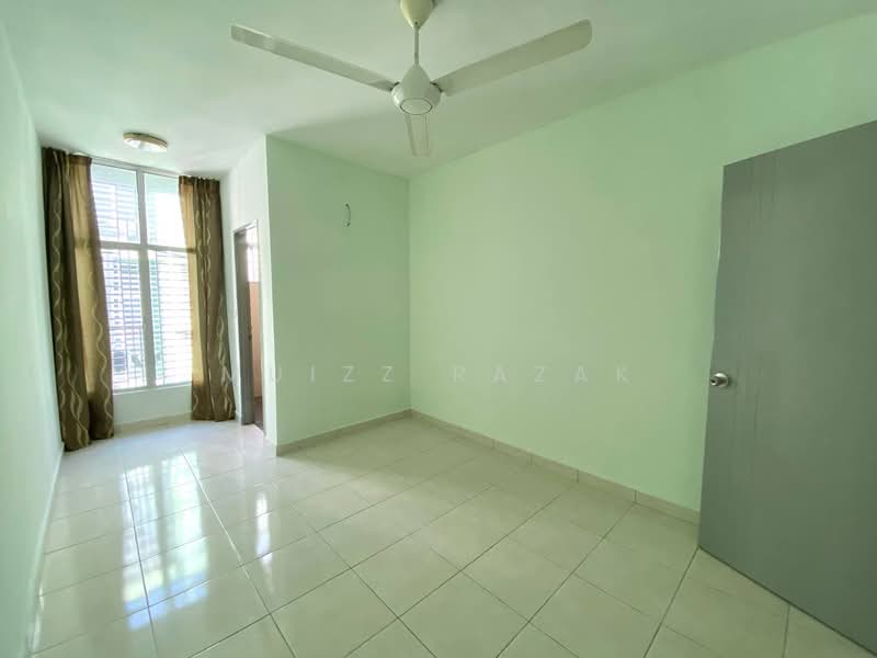 3-storey Terraced House for Sale in Taman Bangi Avenue (Bangi) - Muizz Razak - PropertyGuru.com.my