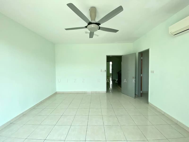 3-storey Terraced House for Sale in Taman Bangi Avenue (Bangi) - Muizz Razak - PropertyGuru.com.my