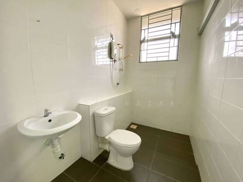 3-storey Terraced House for Sale in Taman Bangi Avenue (Bangi) - Muizz Razak - PropertyGuru.com.my