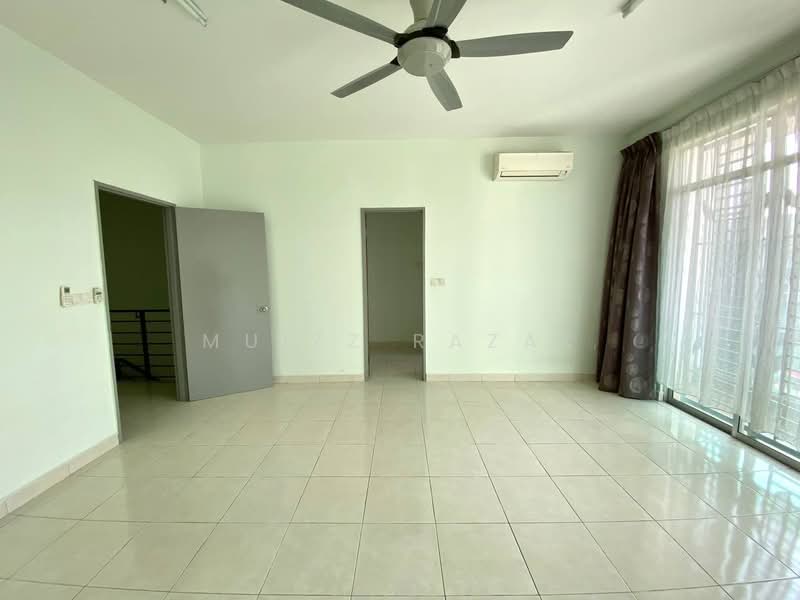 3-storey Terraced House for Sale in Taman Bangi Avenue (Bangi) - Muizz Razak - PropertyGuru.com.my
