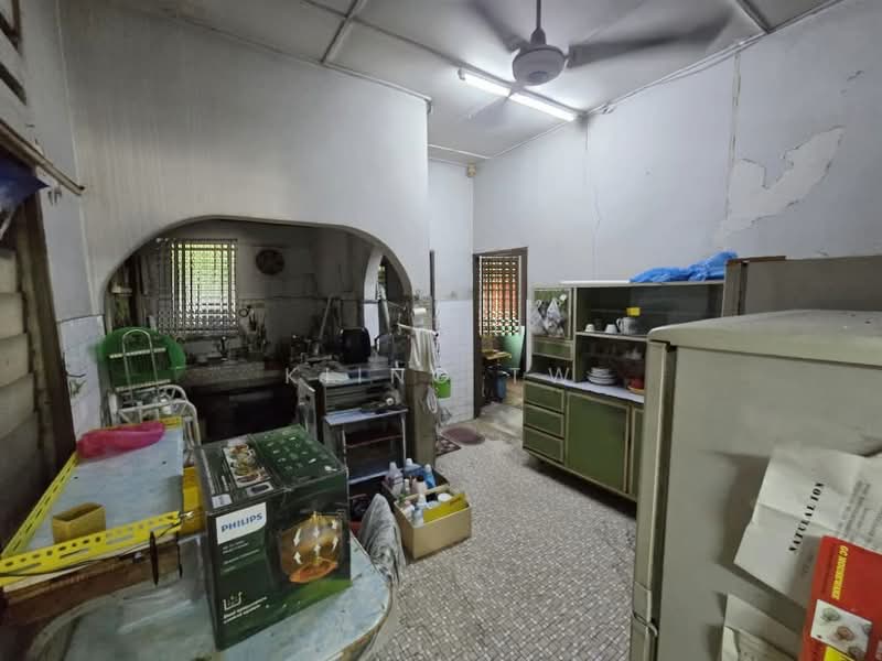 1-storey Terraced House for Sale in Kepong Baru (Kepong) - Kiing TW - Kitchen - PropertyGuru.com.my