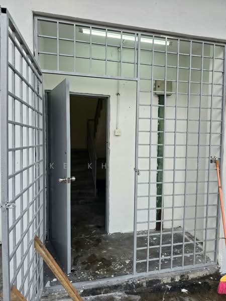 Terrace Factory for Rent in Kajang (Selangor) - Yoke Khiem Yap - Entrance - PropertyGuru.com.my
