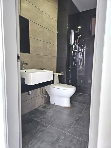 Kondominium untuk Disewa di Legend Heights - Frankie Sing - Bathroom - PropertyGuru.com.my