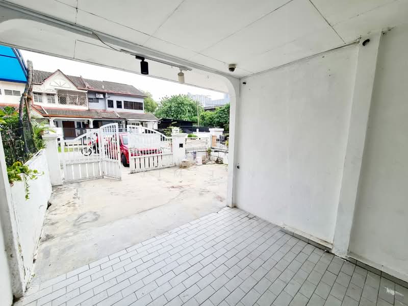 2-storey Terraced House for Rent in Taman Megah Emas (Petaling Jaya) - Jim Tan - Exterior - PropertyGuru.com.my