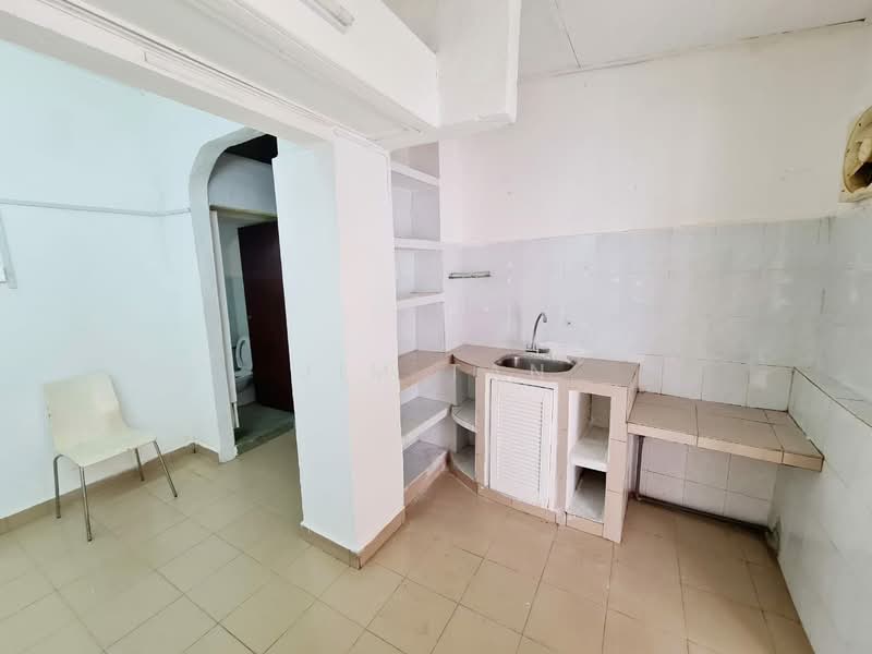 2-storey Terraced House for Rent in Taman Megah Emas (Petaling Jaya) - Jim Tan - Kitchen - PropertyGuru.com.my