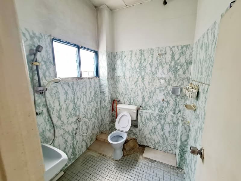 2-storey Terraced House for Rent in Taman Megah Emas (Petaling Jaya) - Jim Tan - Bathroom - PropertyGuru.com.my