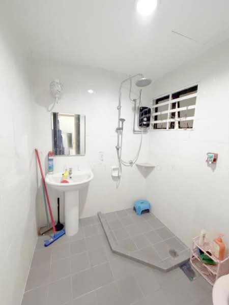 Apartment for Rent at Kristal Villa - Calvin Kok - Bathroom - PropertyGuru.com.my