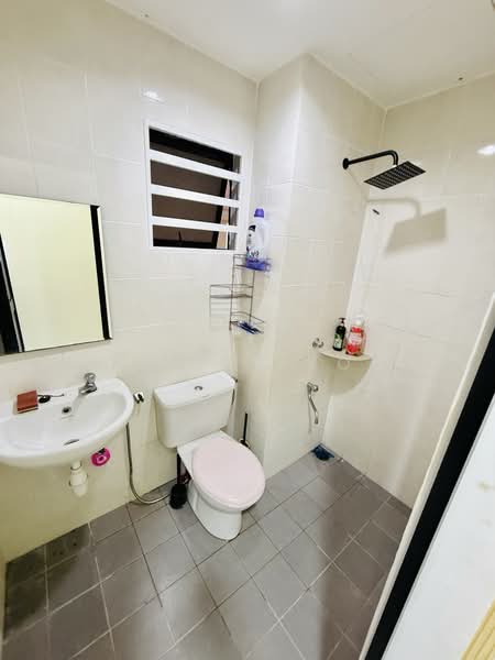 Pangsapuri untuk Disewa di Kristal Villa - Calvin Kok - Bathroom - PropertyGuru.com.my