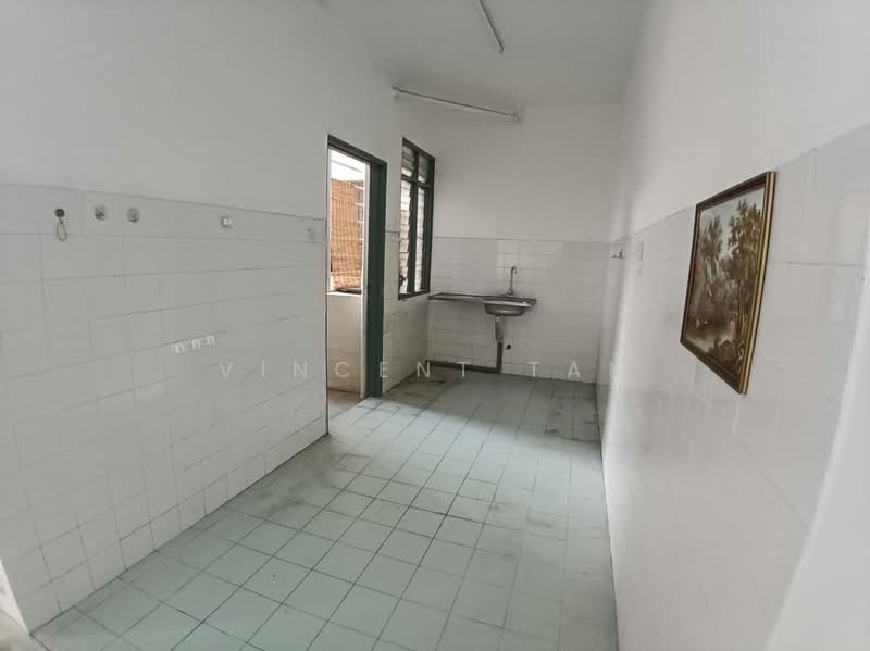 Rumah Flat untuk Disewa di Pangsapuri Seri Cempaka (Serendah) - Vincent Tan - Kitchen - PropertyGuru.com.my