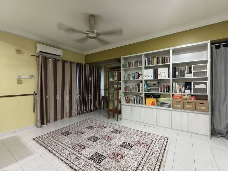 2-storey Terraced House for Sale in Puncak Alam (Selangor) - Syukor Hartanah - Living Room - PropertyGuru.com.my