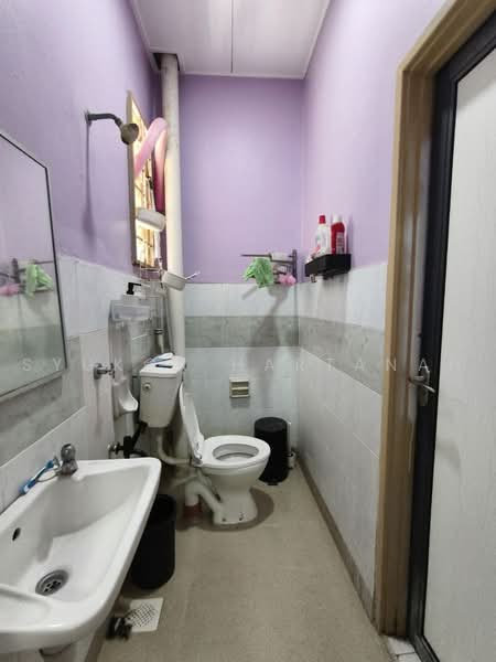 2-storey Terraced House for Sale in Puncak Alam (Selangor) - Syukor Hartanah - Bathroom - PropertyGuru.com.my