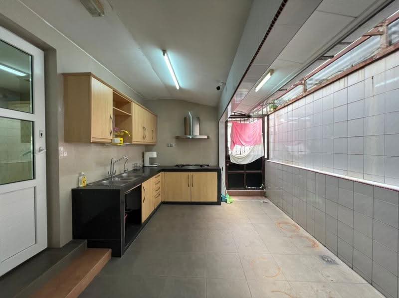 Semi-Detached House for Rent in Taman Pelangi (Johor Bahru) - Kratos Wong - PropertyGuru.com.my
