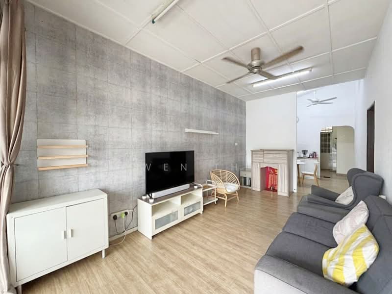 1-storey Terraced House for Sale in Bukit Indah (Iskandar Puteri (Nusajaya)) - Lywen Thye - Living Room - PropertyGuru.com.my