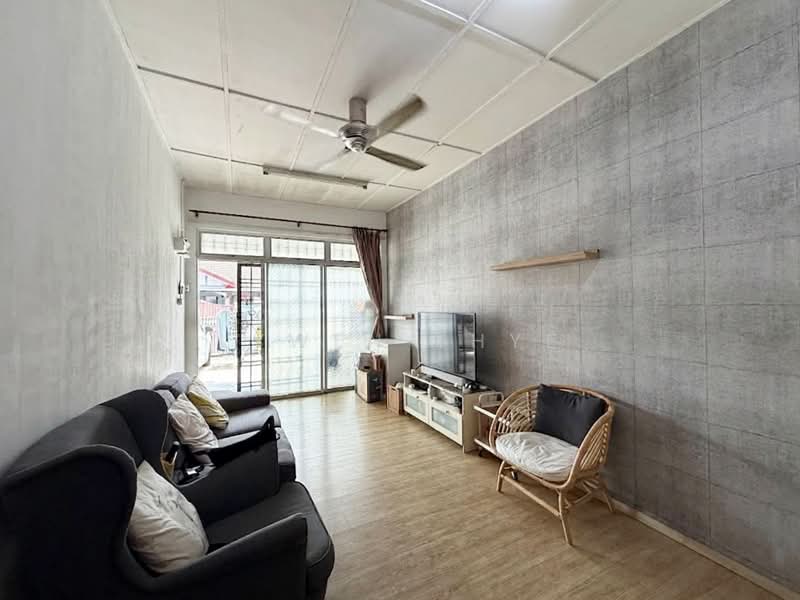 1-storey Terraced House for Sale in Bukit Indah (Iskandar Puteri (Nusajaya)) - Lywen Thye - Living Room - PropertyGuru.com.my