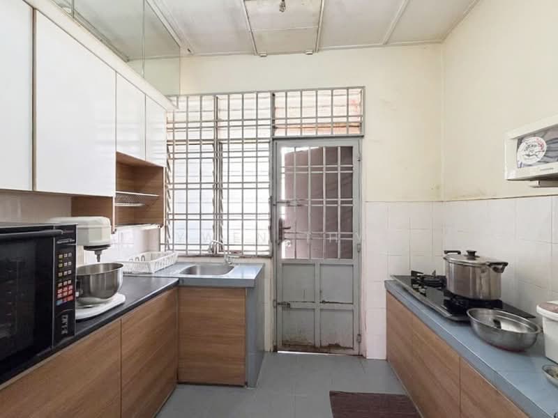 1-storey Terraced House for Sale in Bukit Indah (Iskandar Puteri (Nusajaya)) - Lywen Thye - Kitchen - PropertyGuru.com.my