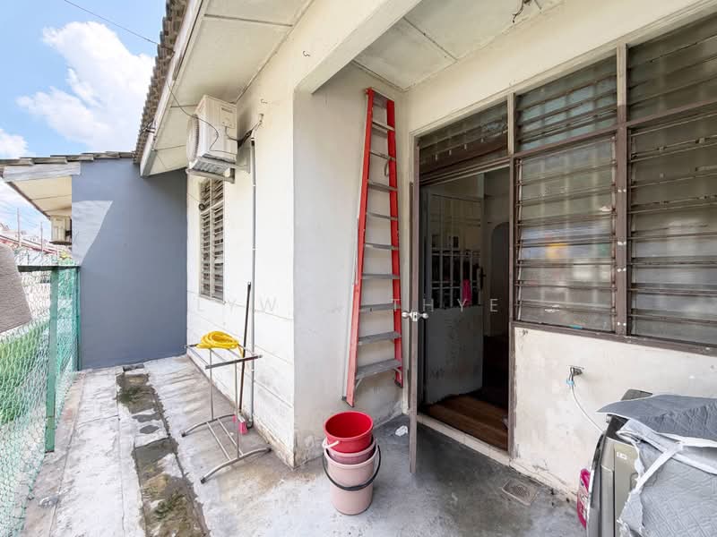 1-storey Terraced House for Sale in Bukit Indah (Iskandar Puteri (Nusajaya)) - Lywen Thye - Exterior - PropertyGuru.com.my