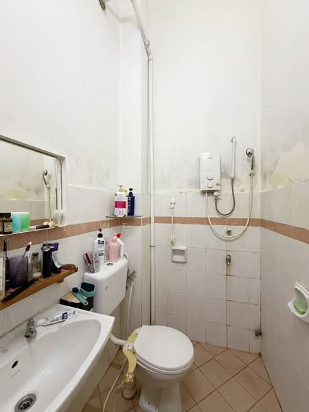 1-storey Terraced House for Sale in Bukit Indah (Iskandar Puteri (Nusajaya)) - Lywen Thye - Bathroom - PropertyGuru.com.my
