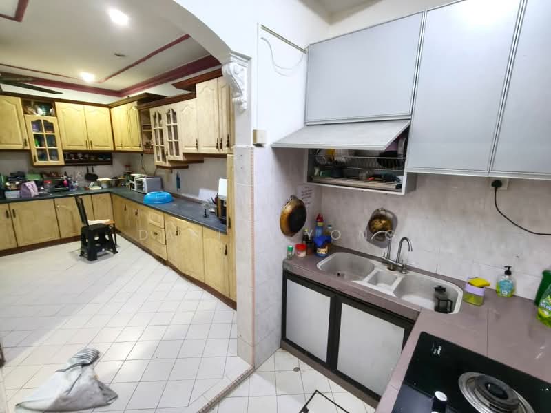 Rumah Teres 2 Tingkat untuk Dijual di Taman Universiti (Skudai) - Daniel Yong - Kitchen - PropertyGuru.com.my