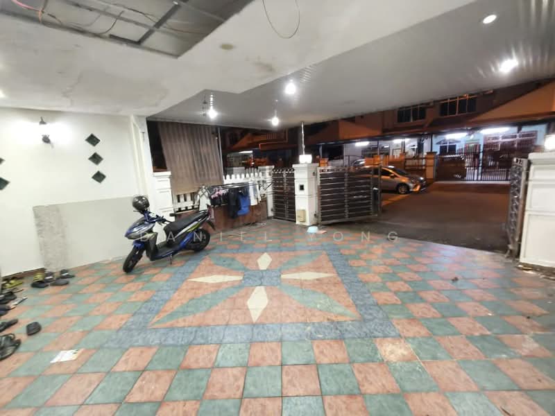 Rumah Teres 2 Tingkat untuk Dijual di Taman Universiti (Skudai) - Daniel Yong - Exterior - PropertyGuru.com.my