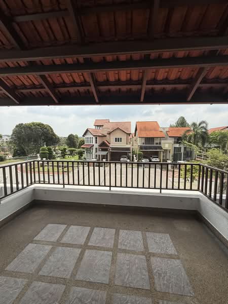 Rumah Berkembar untuk Dijual di Bukit Jelutong (Shah Alam) - Kenjjo Yeo - Balcony - PropertyGuru.com.my