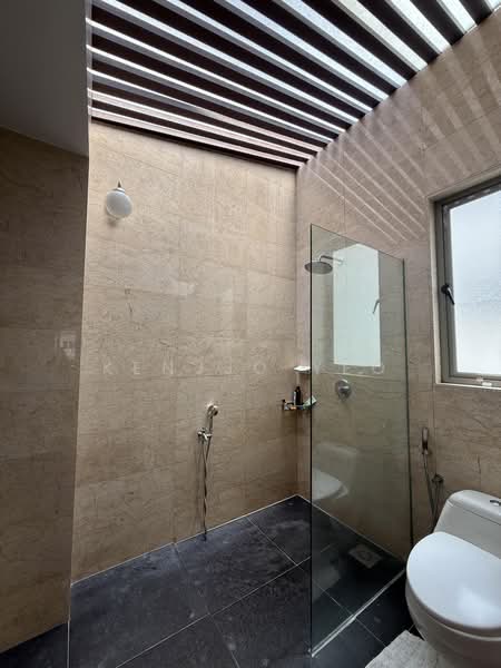 Rumah Berkembar untuk Dijual di Bukit Jelutong (Shah Alam) - Kenjjo Yeo - Bathroom - PropertyGuru.com.my